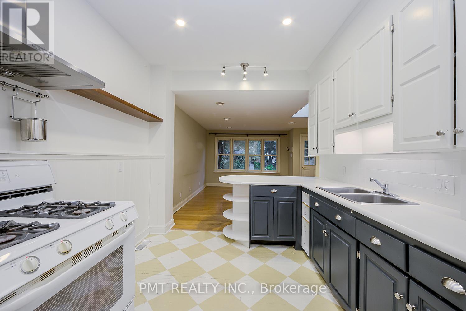 47 HERBERT AVENUE - 17