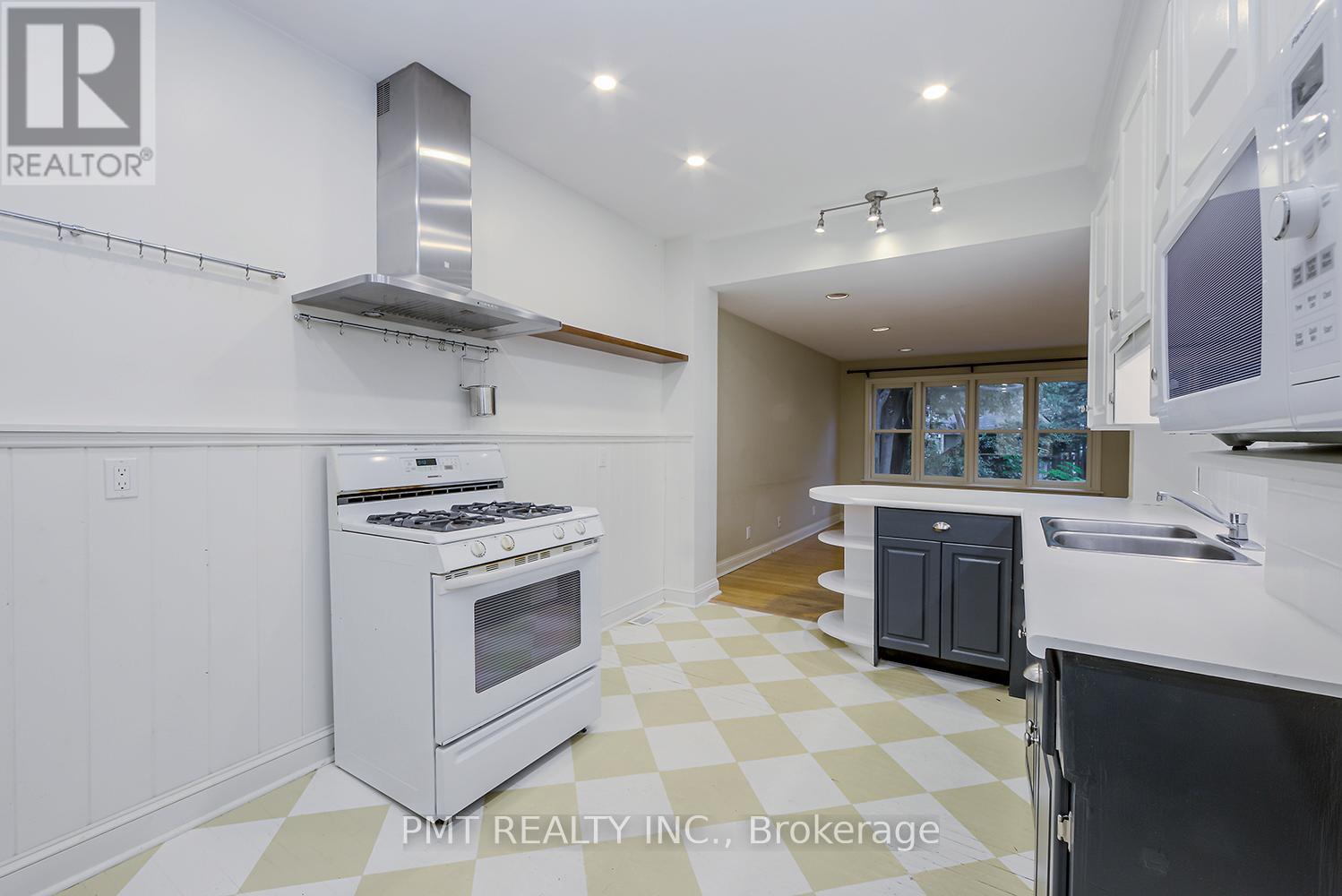 47 HERBERT AVENUE - 19