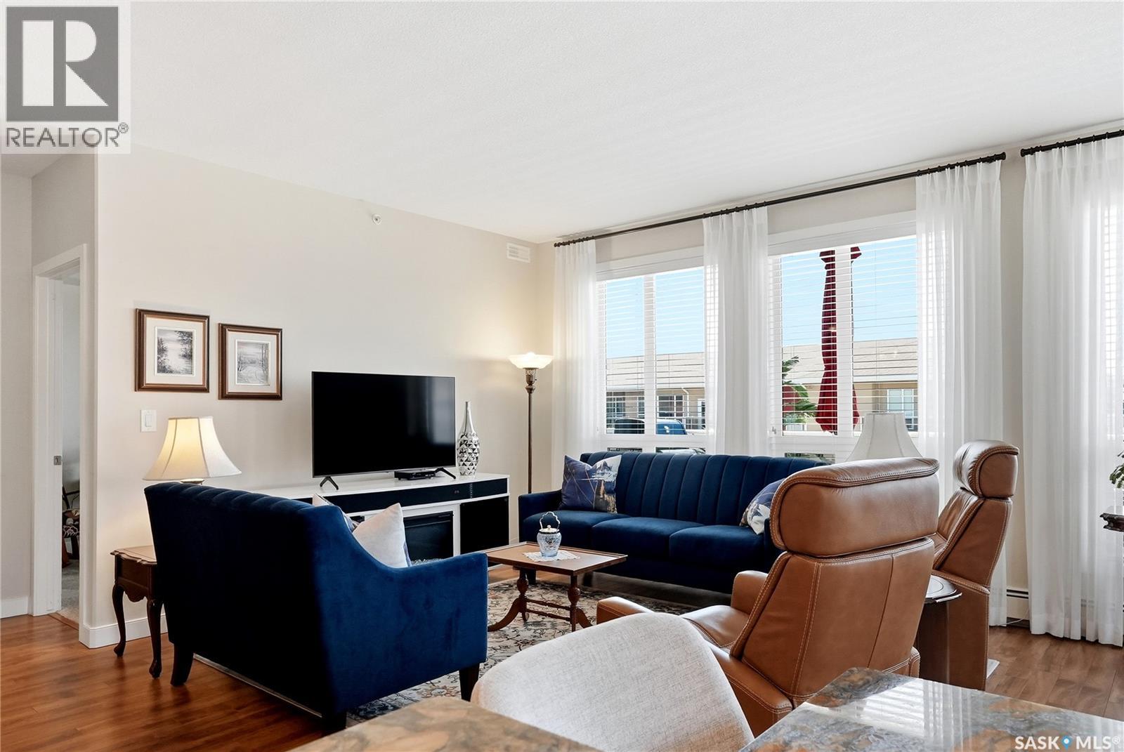305 1025 Moss AVENUE — photo 14