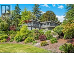  220 West Bench Drive, Penticton