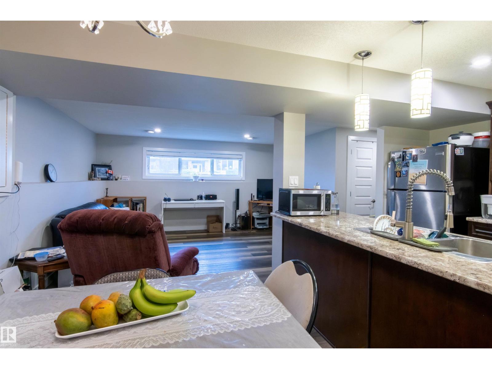4004 88 ST NW - 16