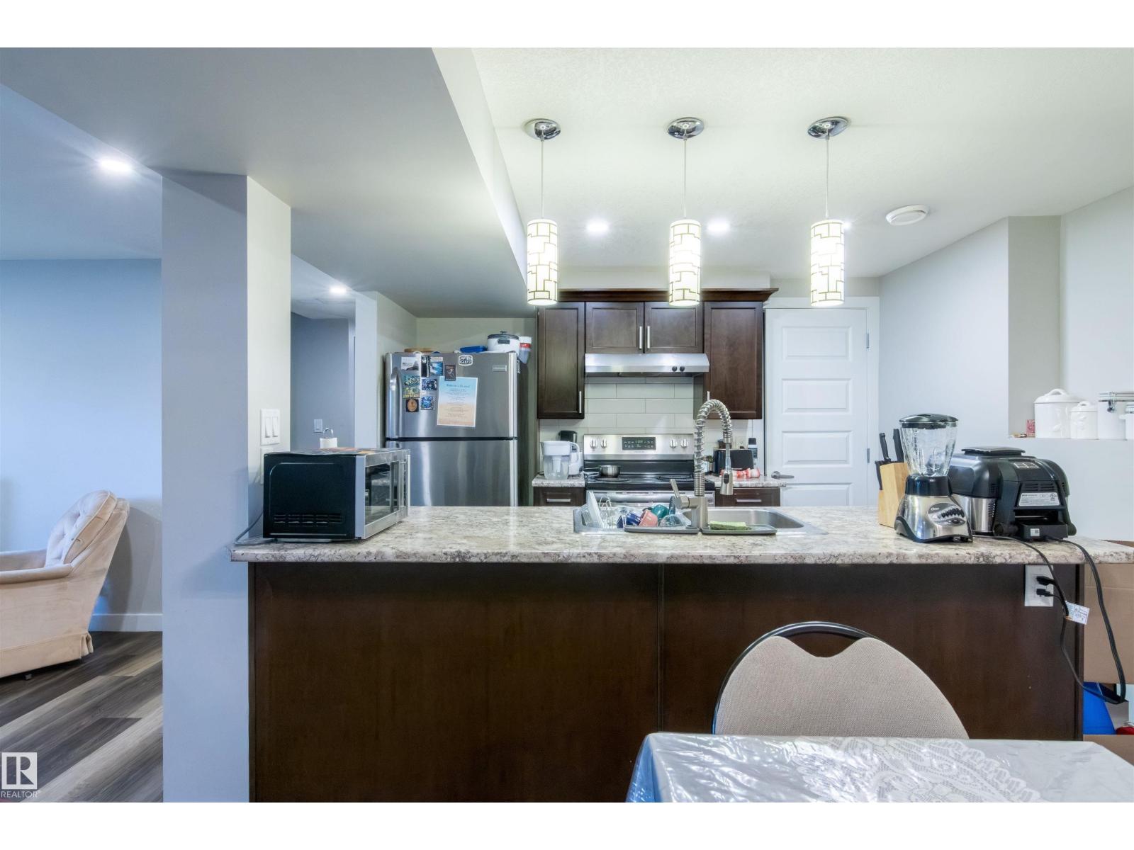 4004 88 ST NW - 17