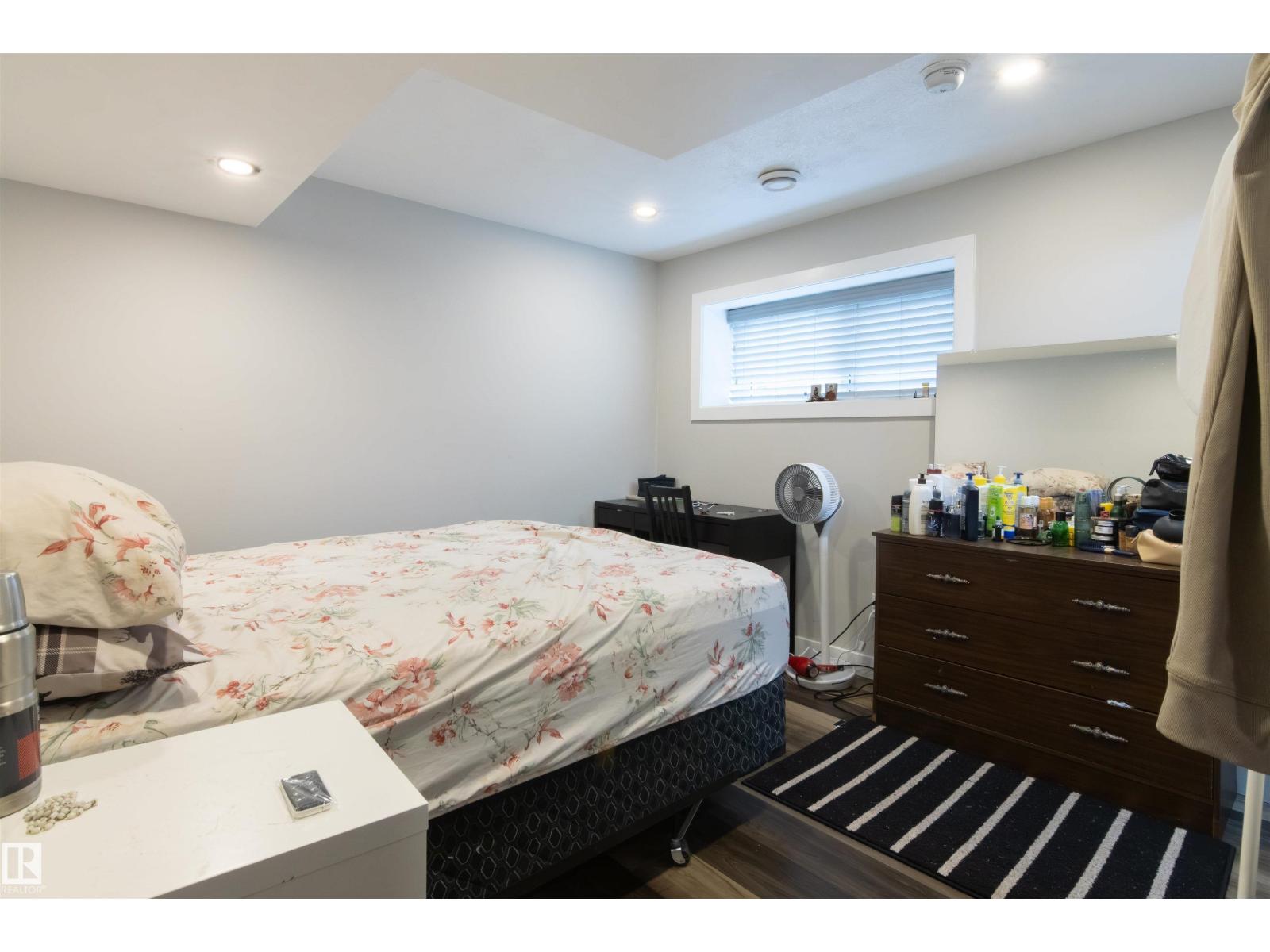 4004 88 ST NW - 22