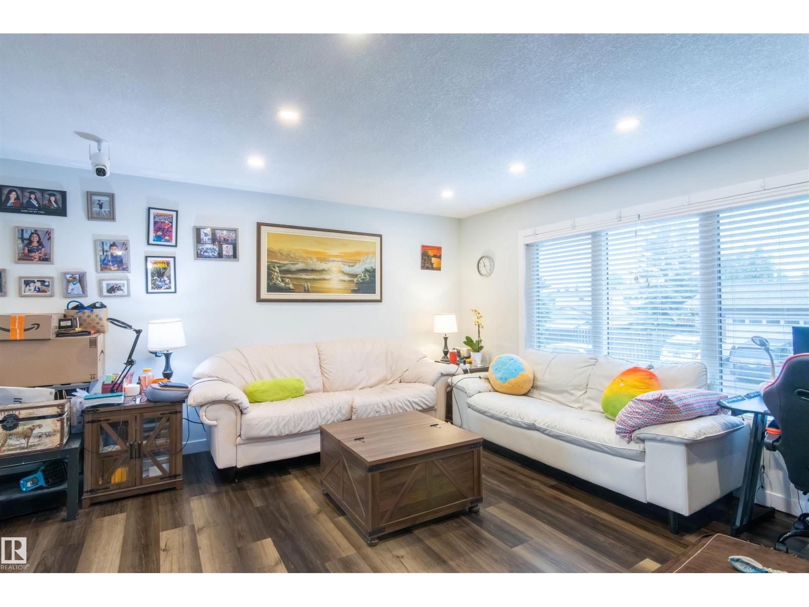 4004 88 ST NW - photo 3