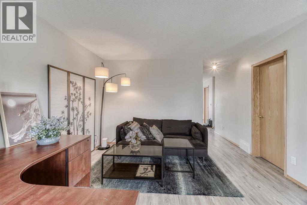 170 Arbour Grove Close NW - photo 4