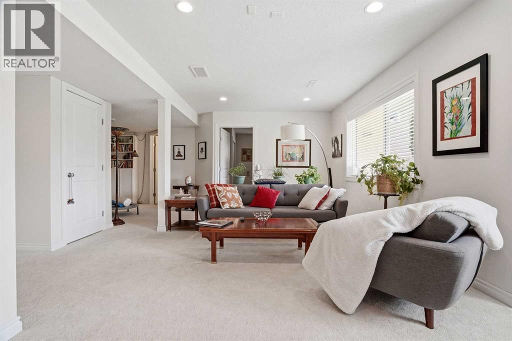 408 Lineham Acres Bay NW — photo 23