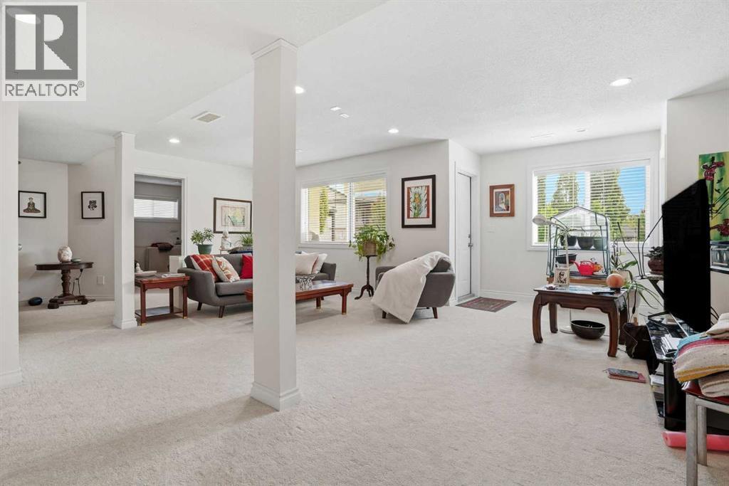 408 Lineham Acres Bay NW — photo 22