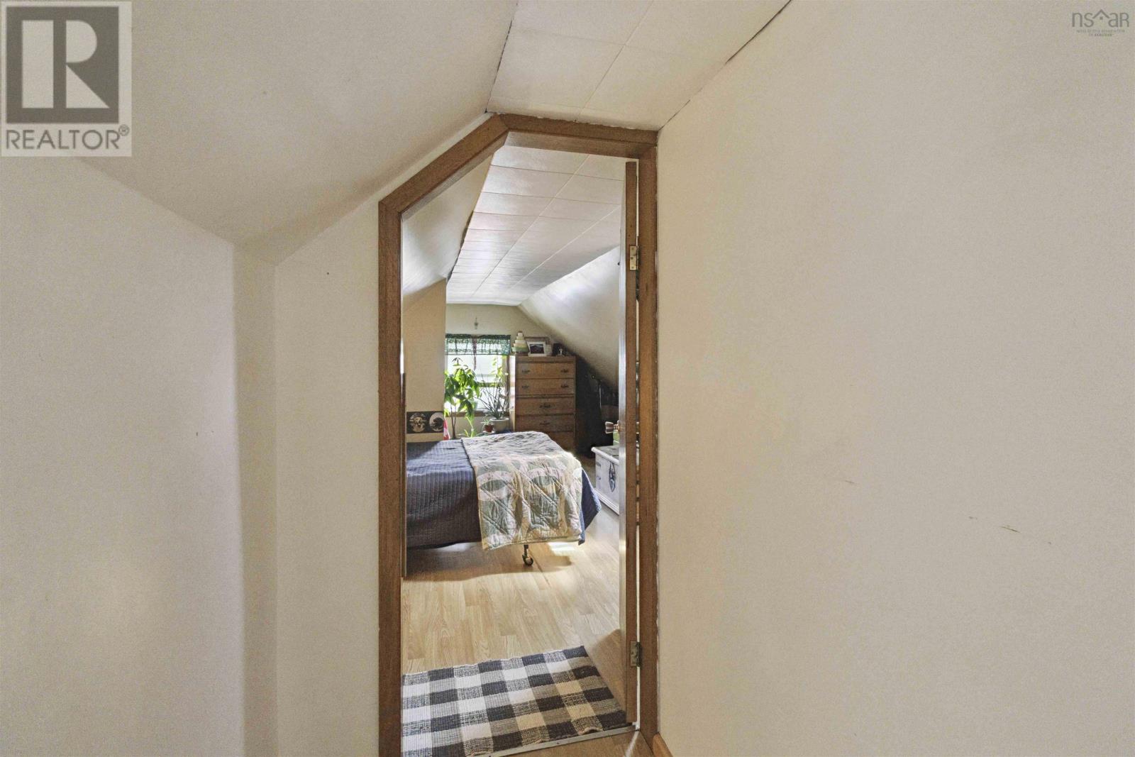 46 Roxbury Road - 36