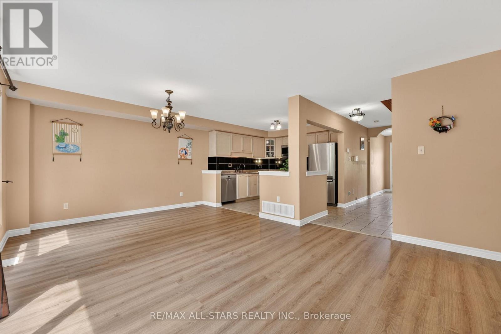 18 LANCASTER COURT - 10