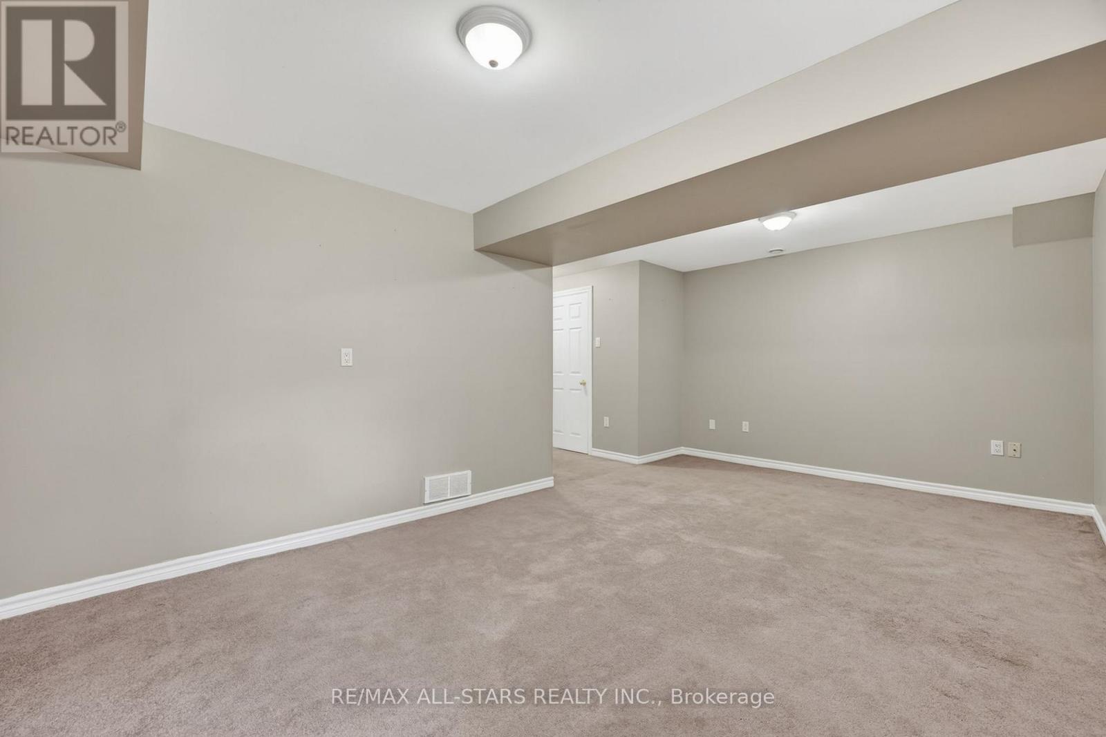 18 LANCASTER COURT - 27