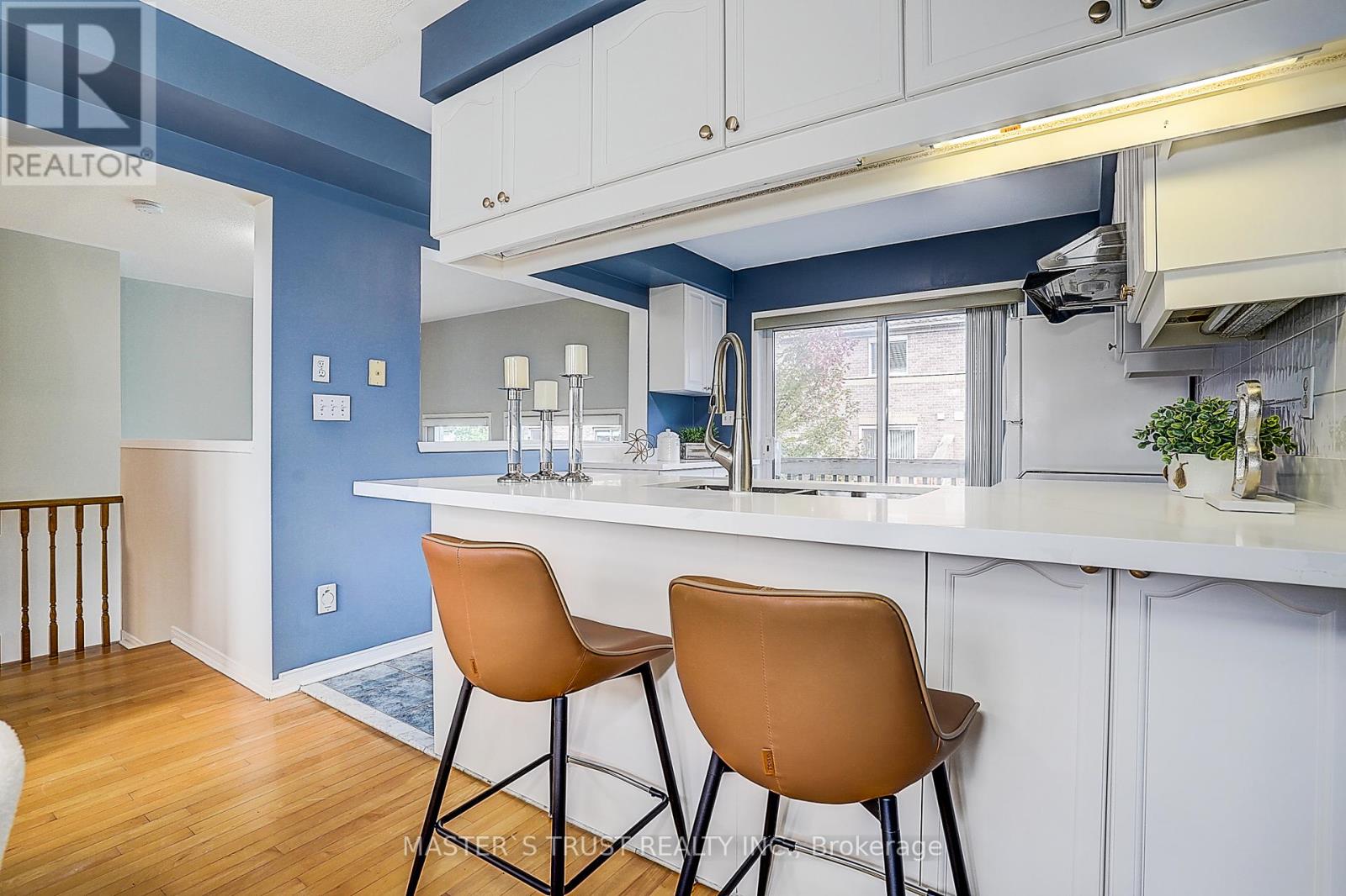 #48 5535 GLEN ERIN DRIVE - 18