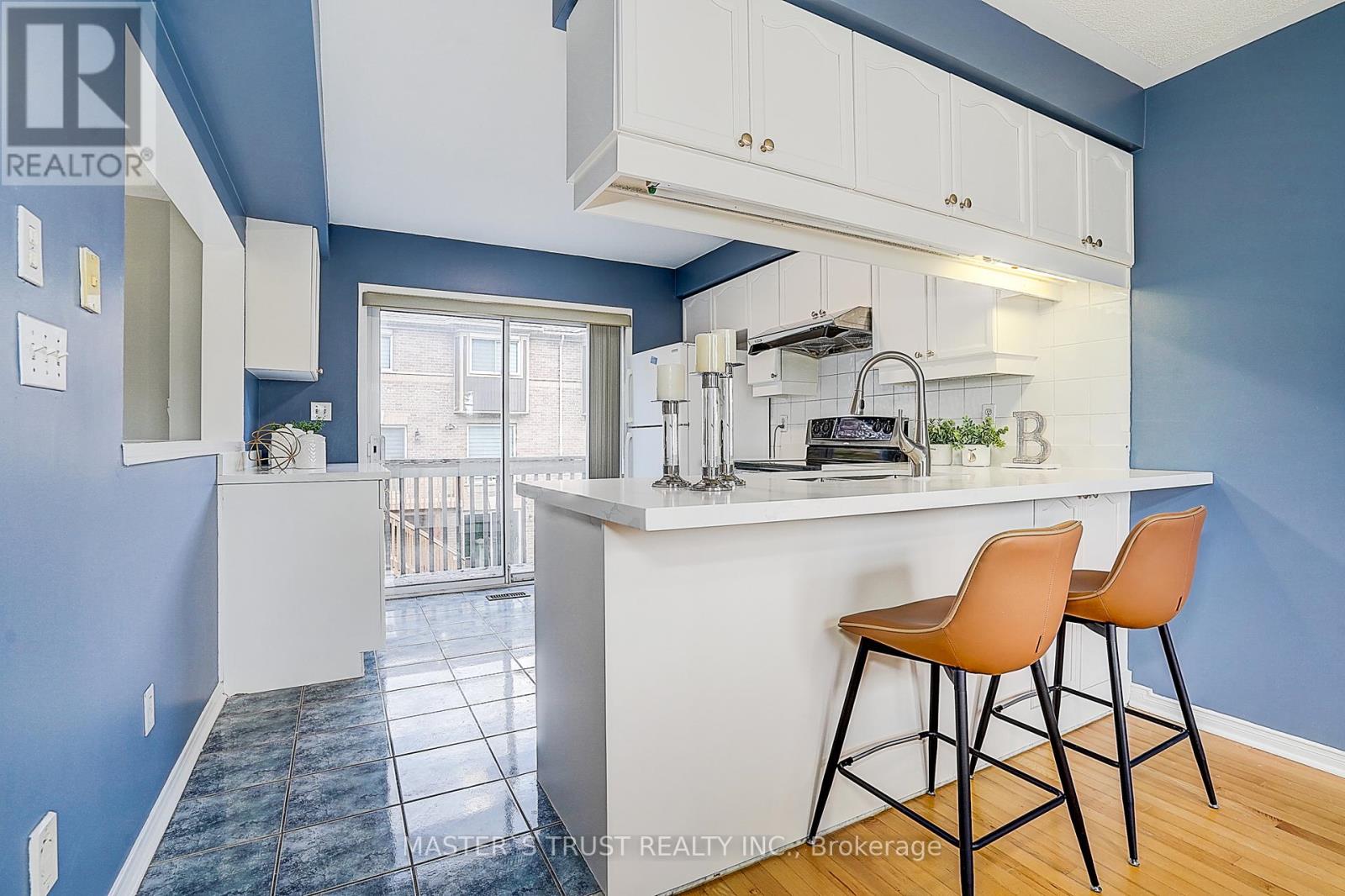 #48 5535 GLEN ERIN DRIVE - 19
