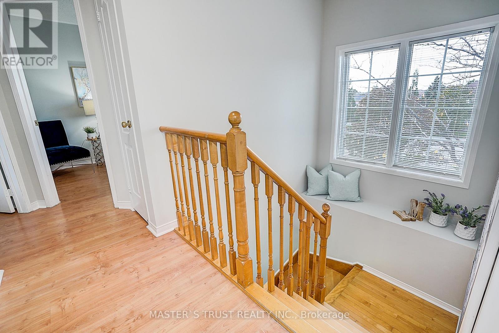 #48 5535 GLEN ERIN DRIVE - 27