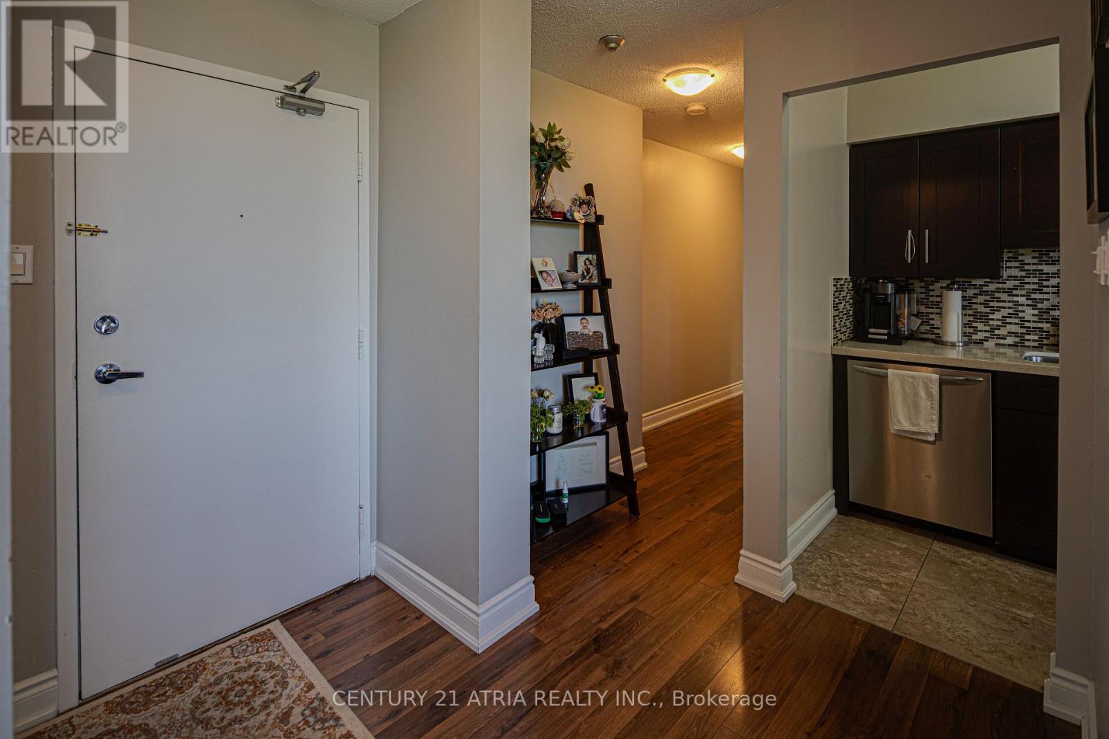 #606 3077 WESTON ROAD - 22