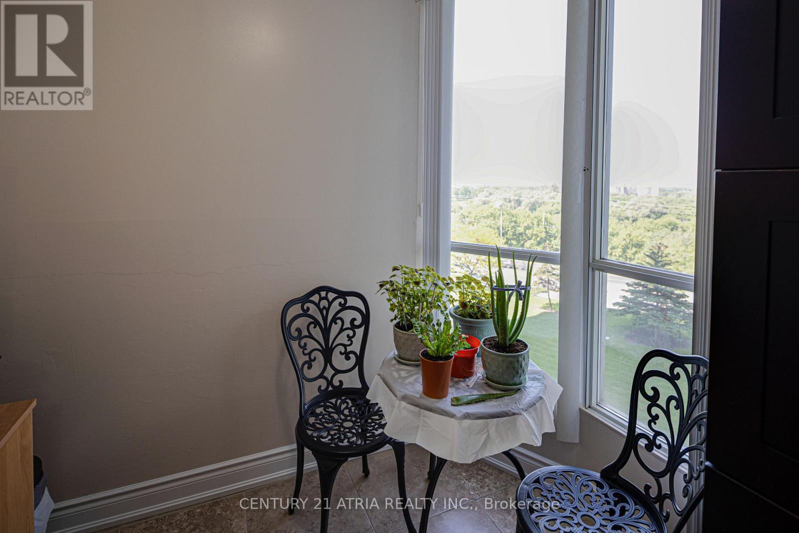 #606 3077 WESTON ROAD - 9