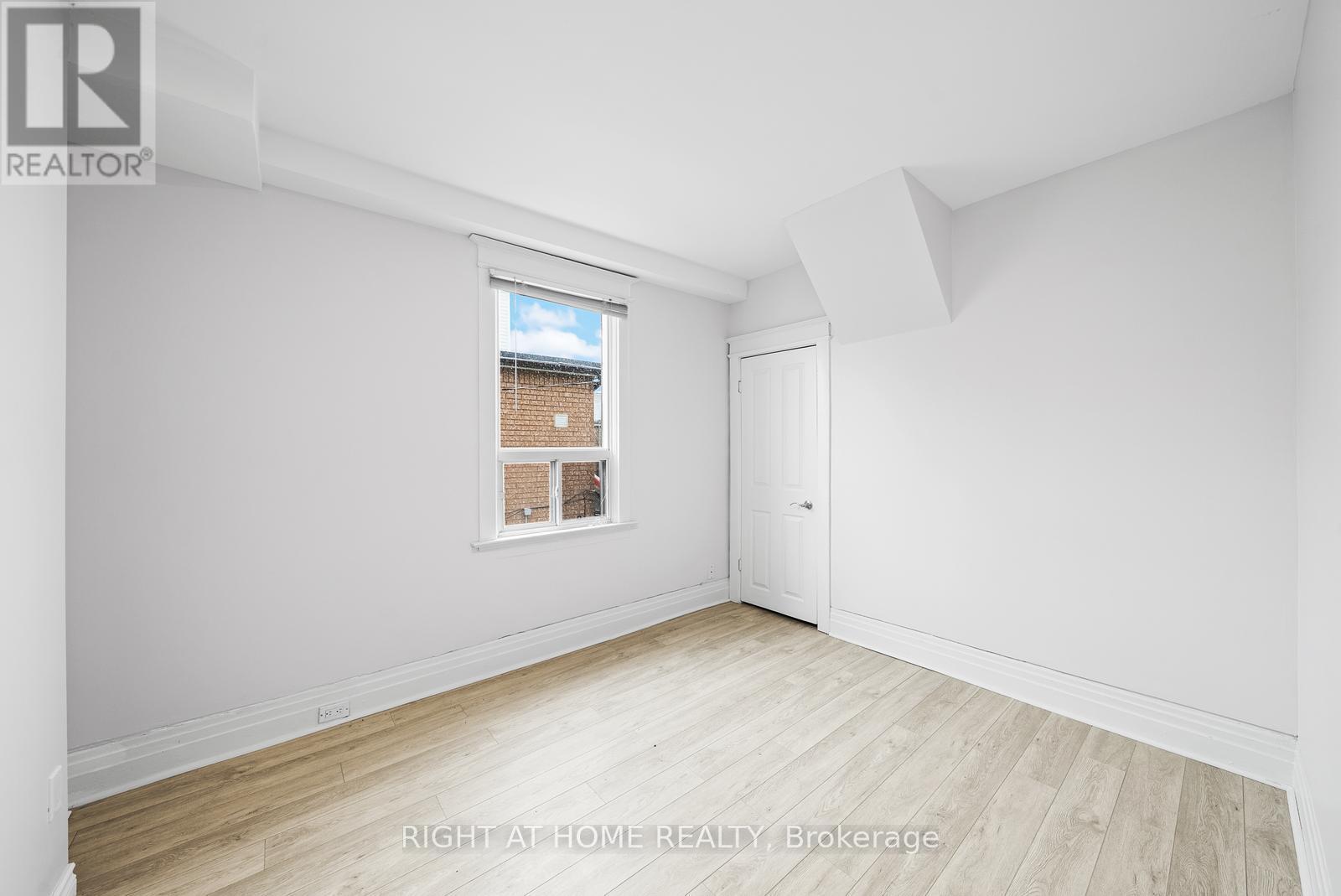 134 MILLICENT STREET - 12