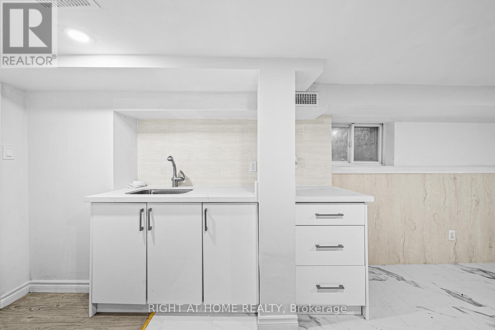 134 MILLICENT STREET - 36