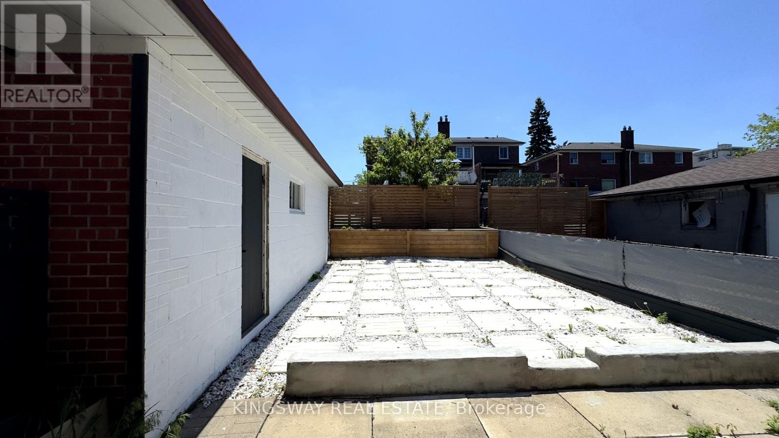 31 QUINAN DRIVE - 25