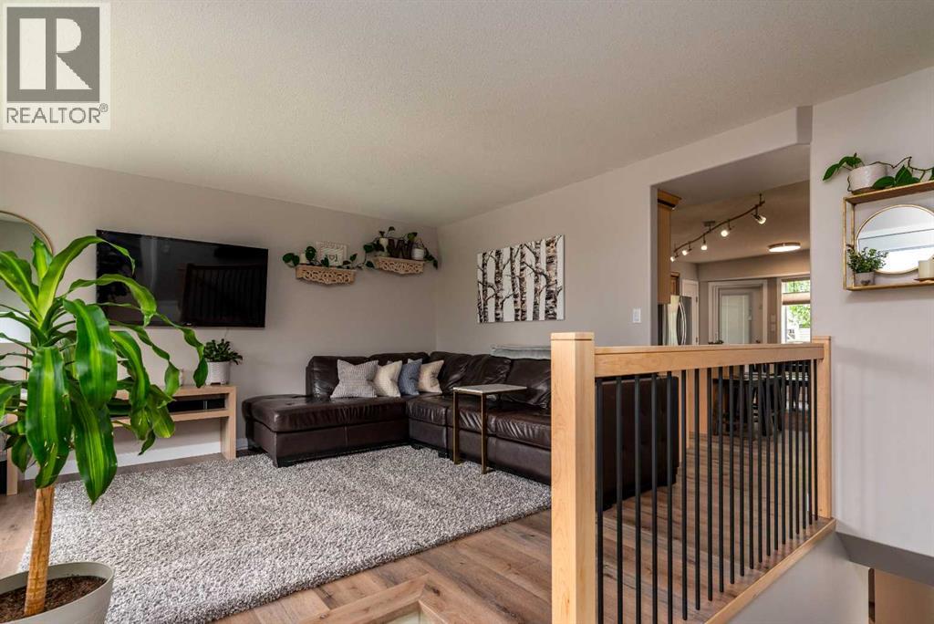 5236 22 Street - photo 2
