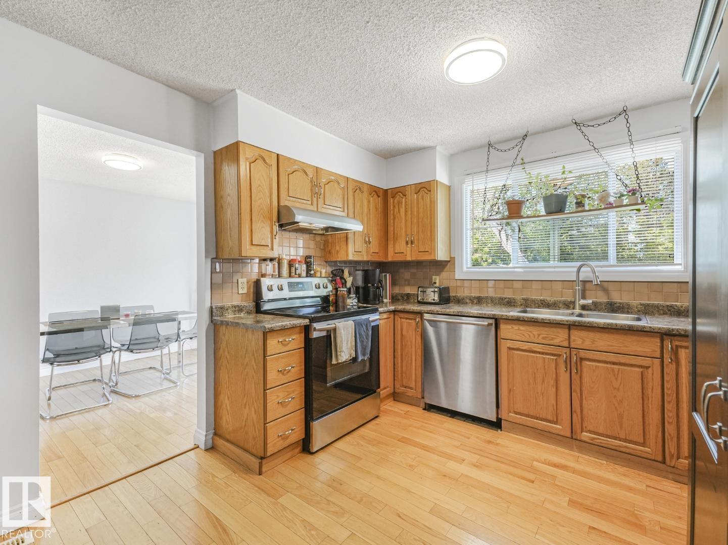 10511 26 AV NW - 14
