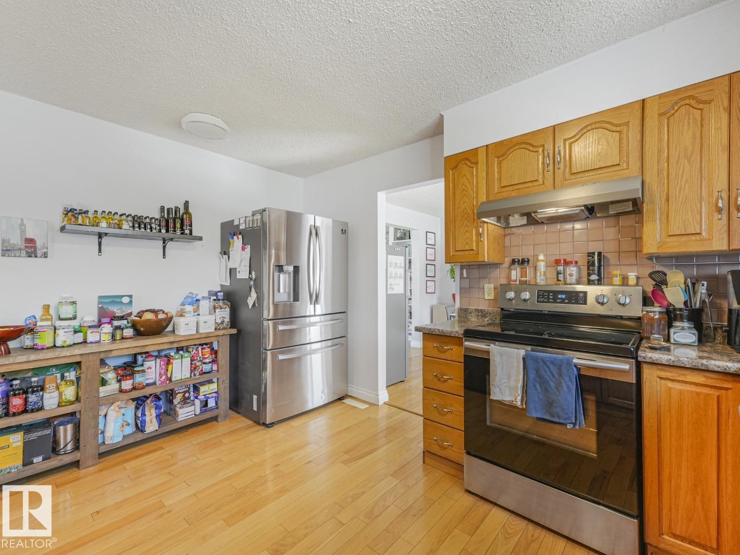 10511 26 AV NW - 12