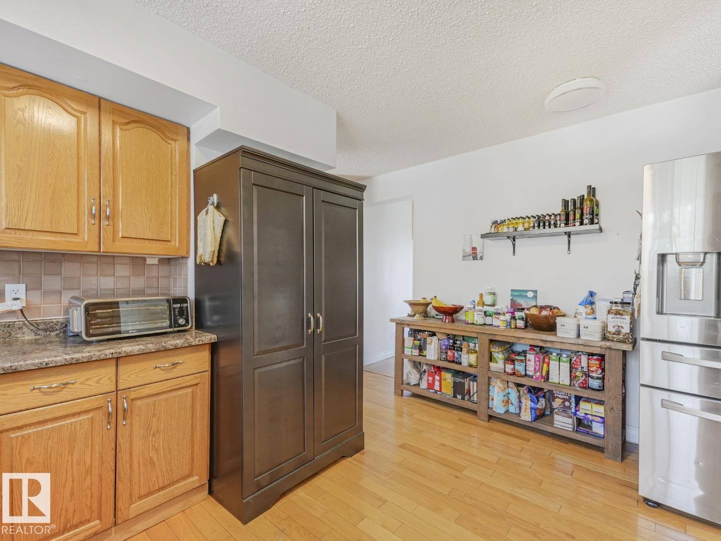 10511 26 AV NW - 11