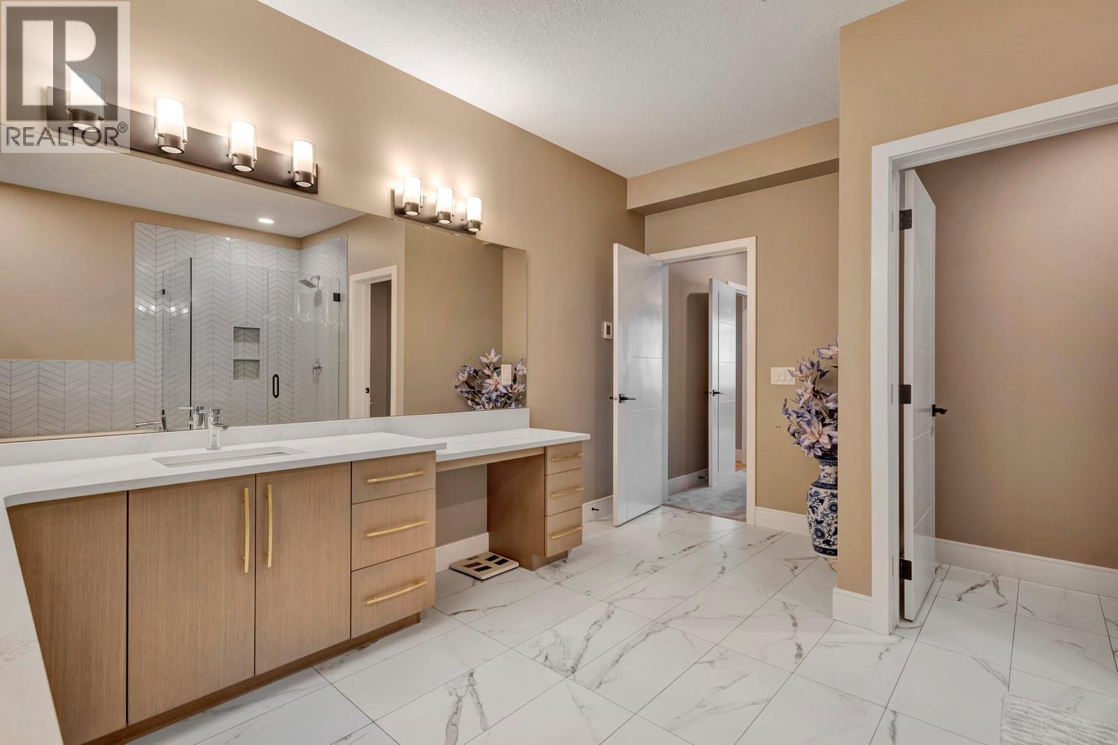 #402 529 Truswell Road - 27