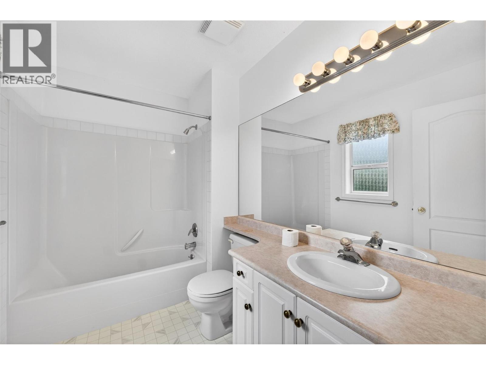 #301 330 7 Street SE - 25