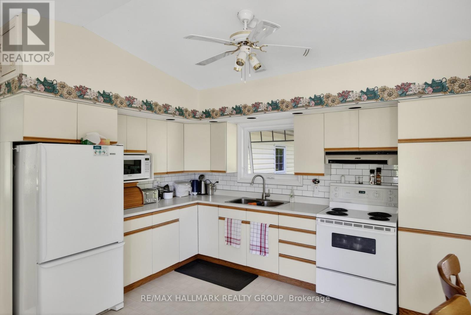 2432 BATHURST 2ND CONCESSION - 12