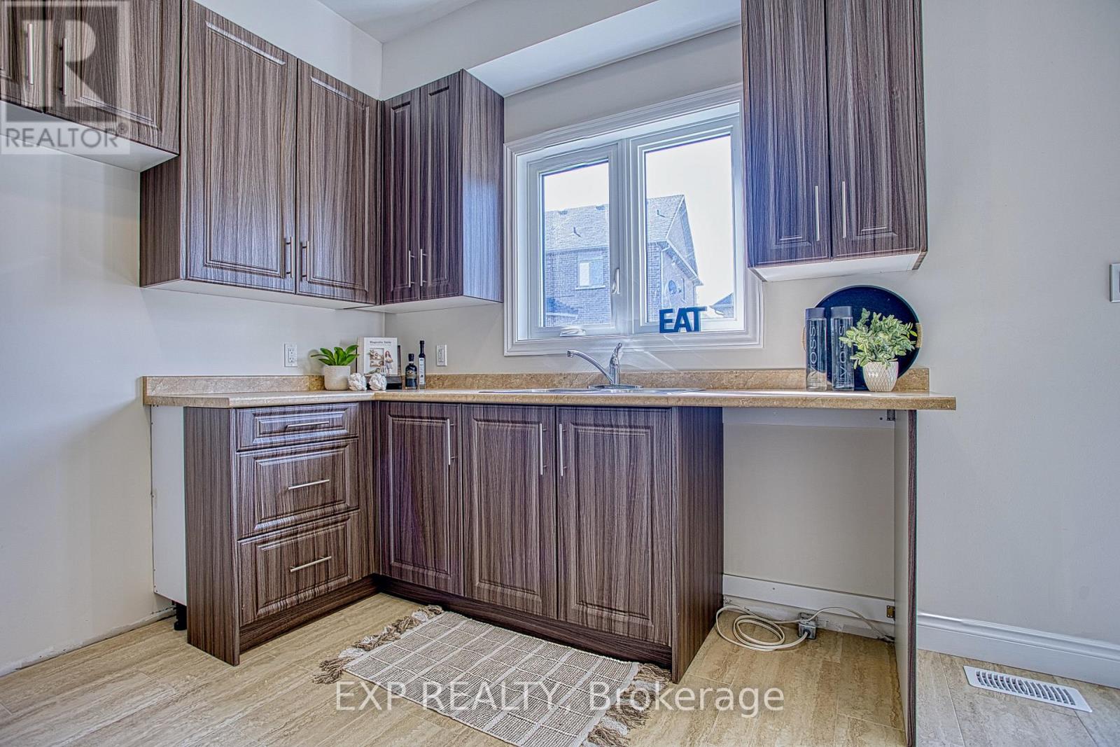 156 MCKNIGHT AVENUE - 13