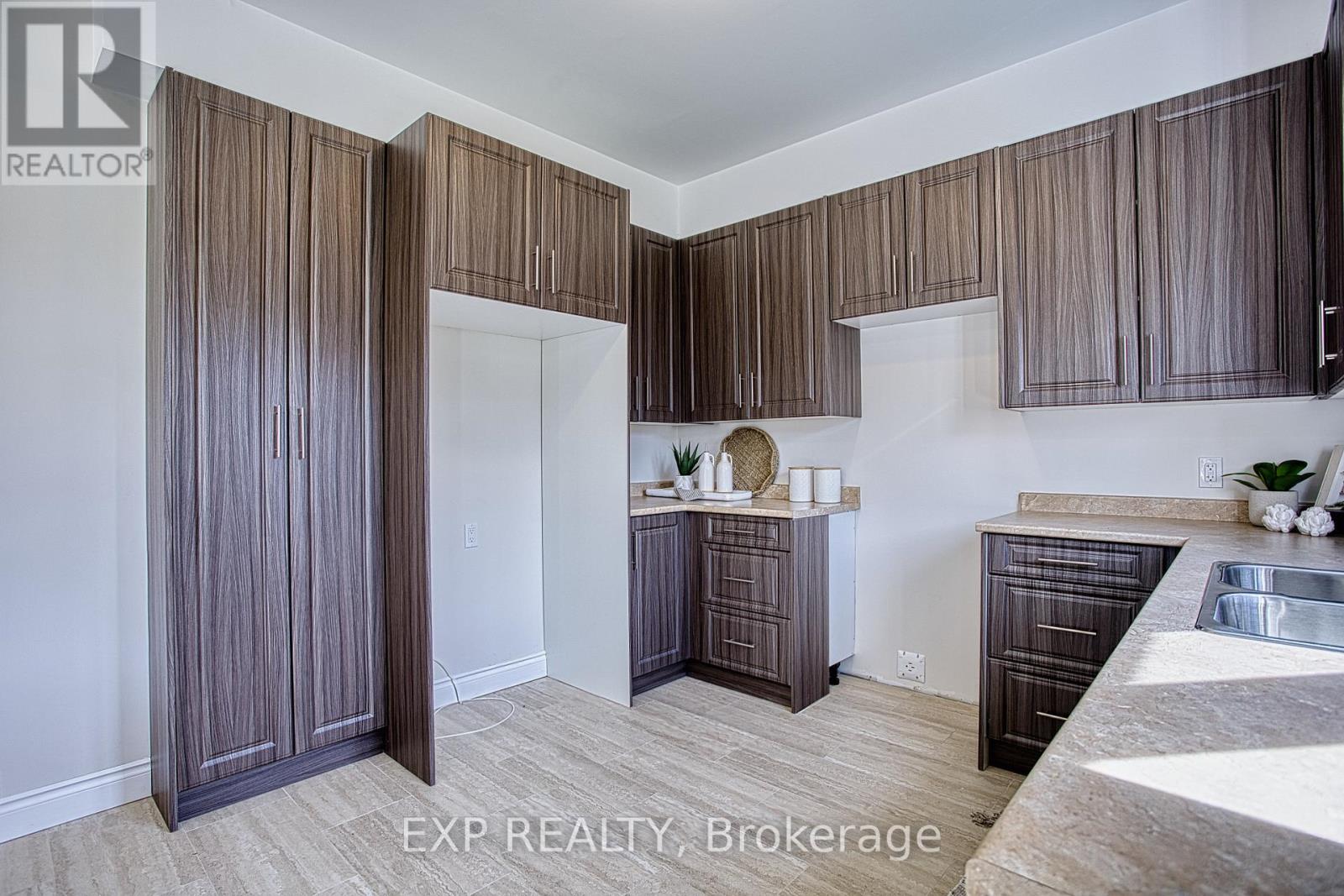 156 MCKNIGHT AVENUE - 14