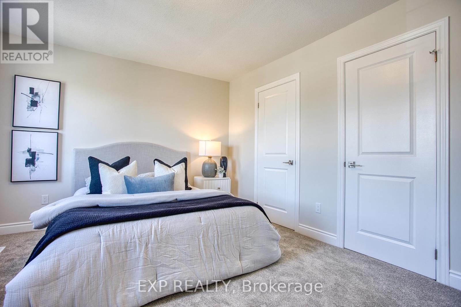 156 MCKNIGHT AVENUE - 32