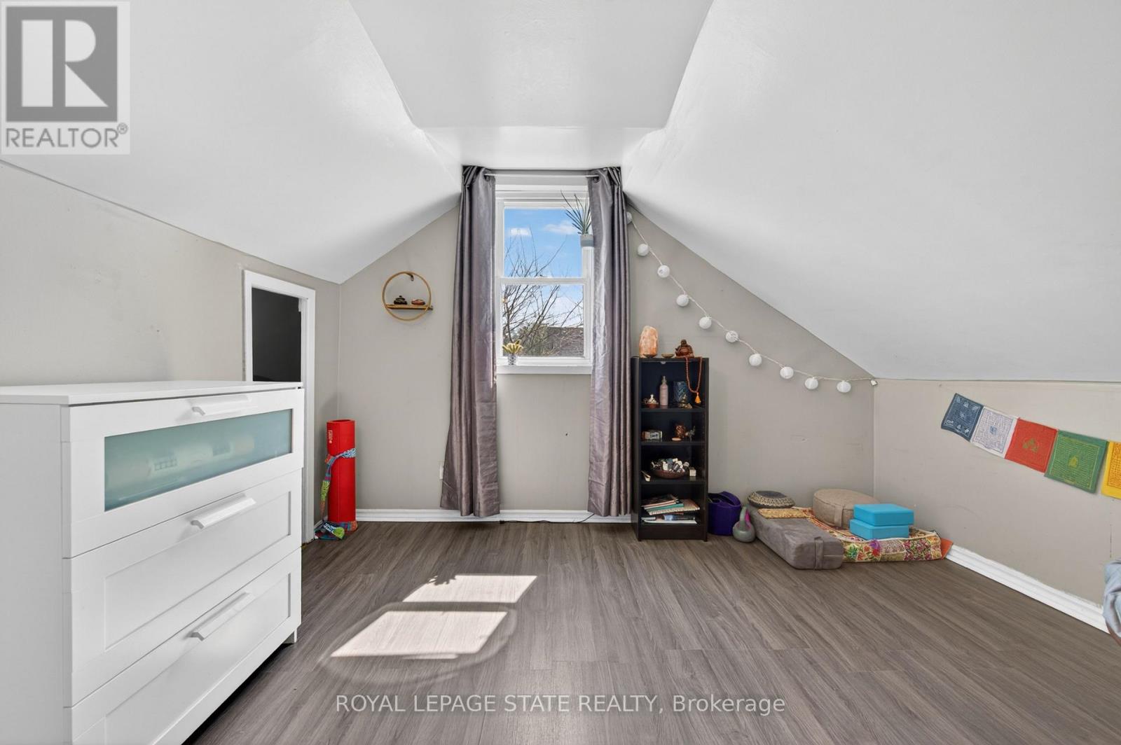 30 CAMBRIDGE AVENUE - 18