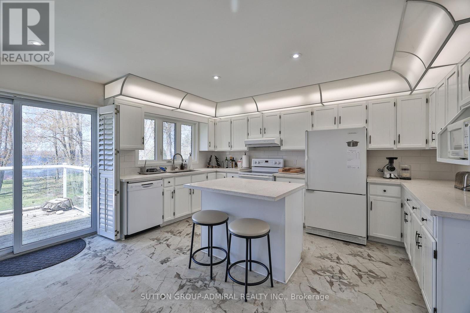 182 BAYSHORE DRIVE - 18