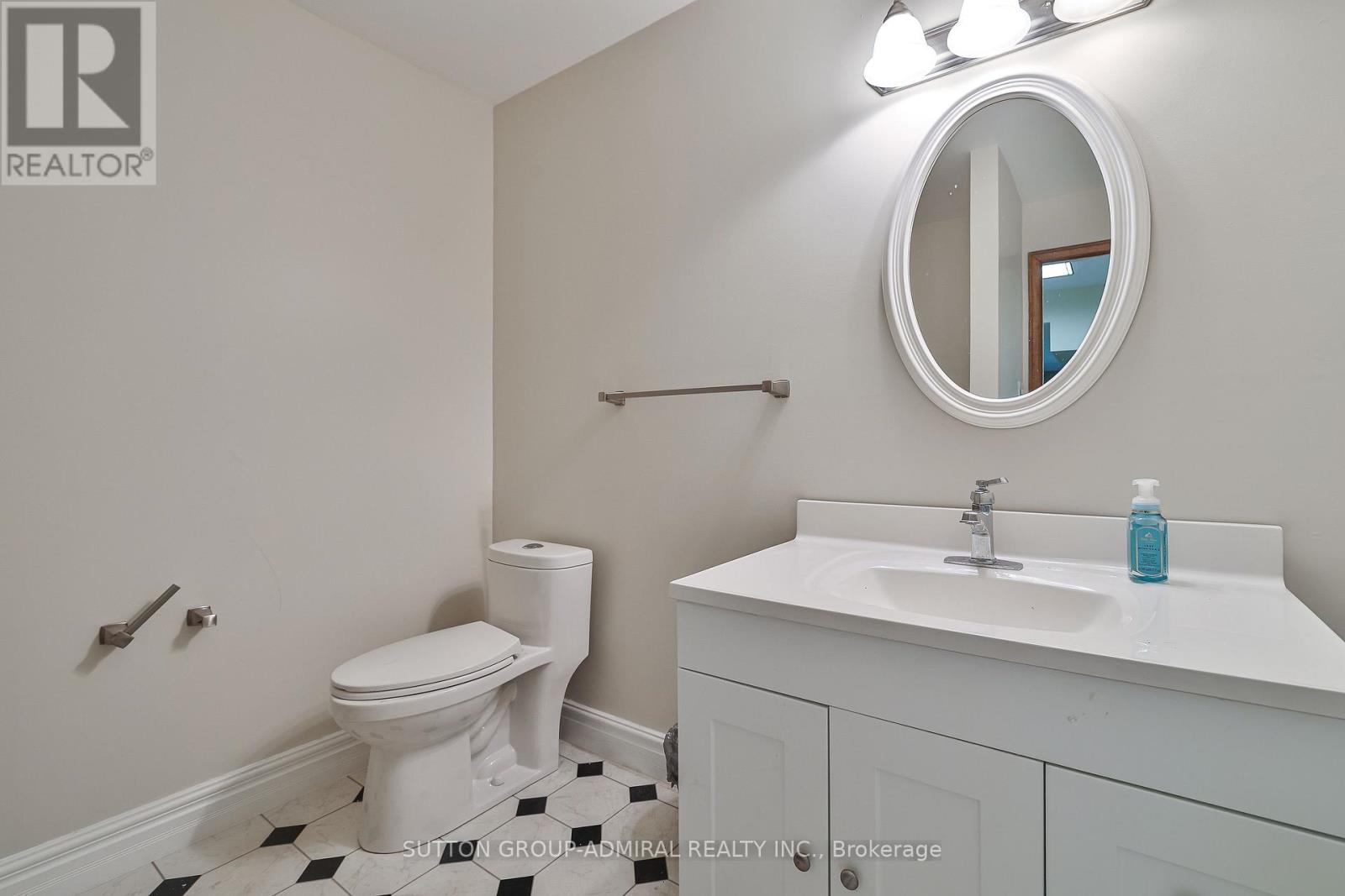 182 BAYSHORE DRIVE - 26
