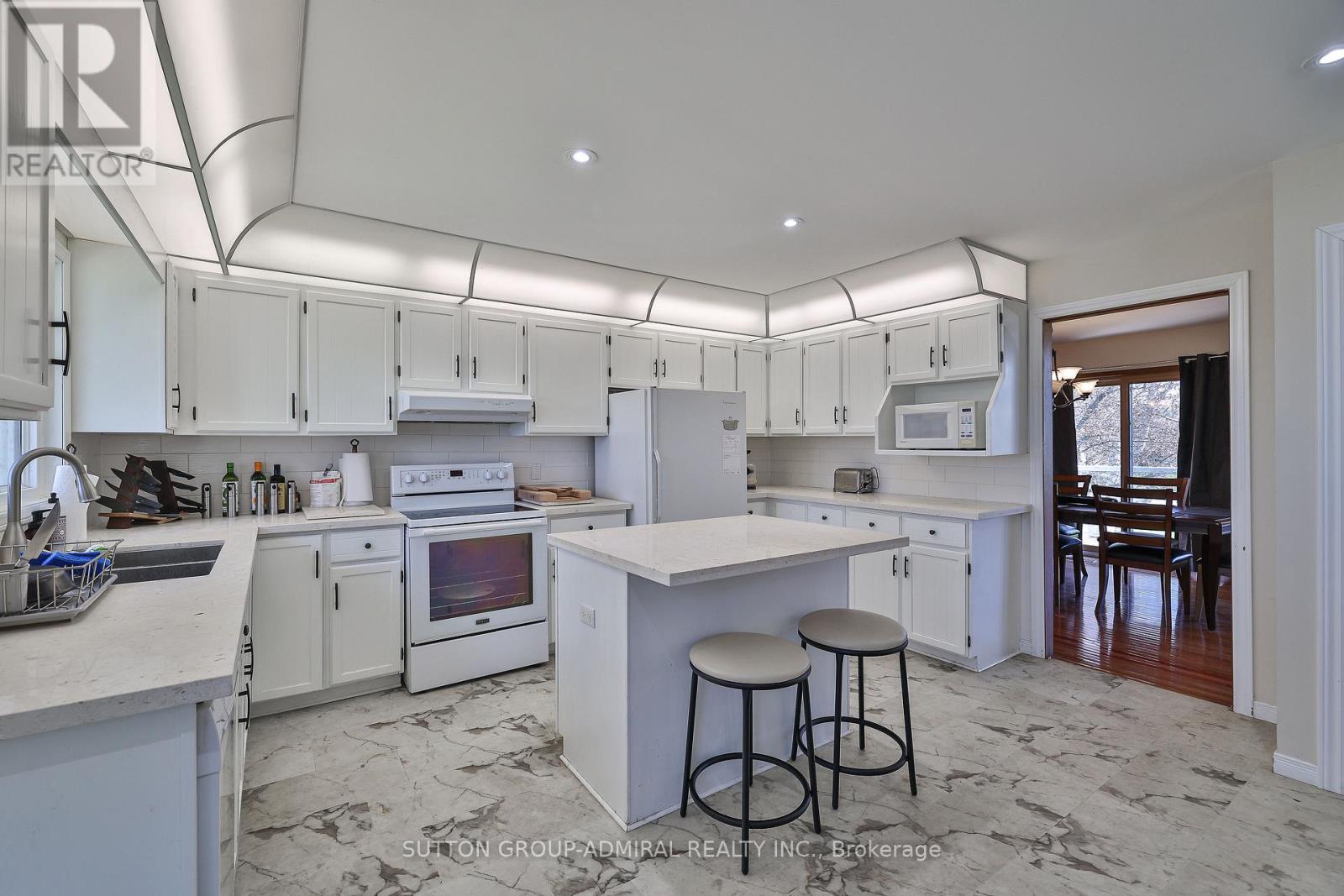 182 BAYSHORE DRIVE - 19