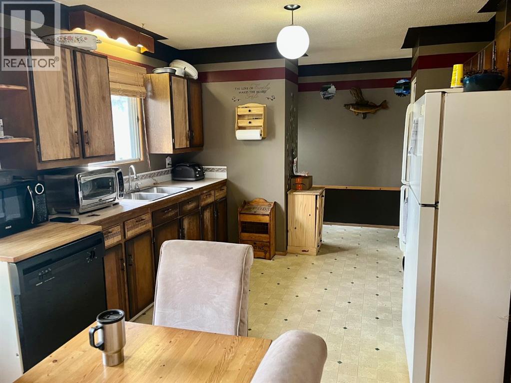 5116 47 Street — photo 6