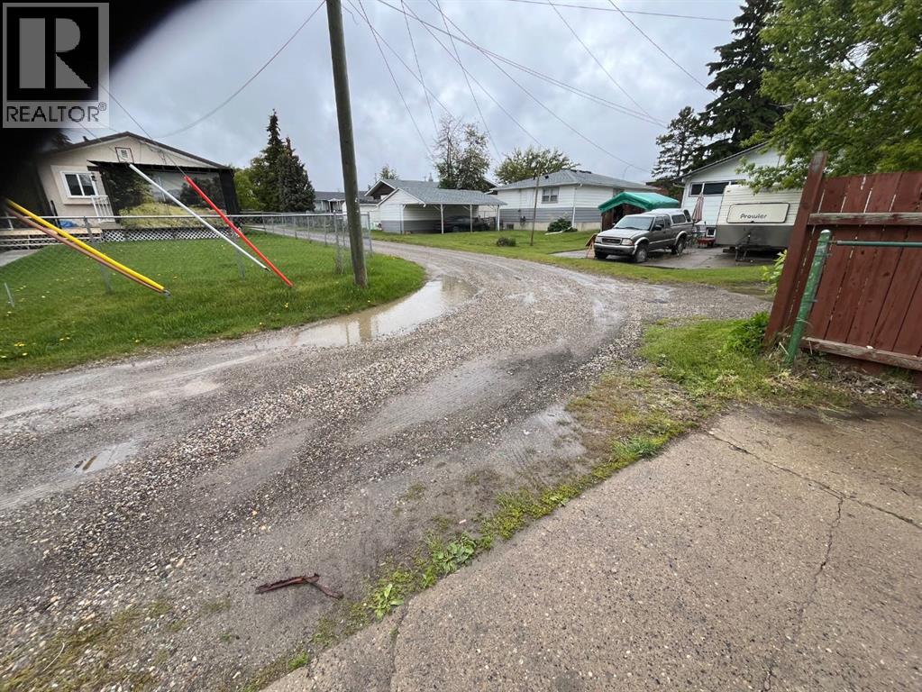 5116 47 Street — photo 23
