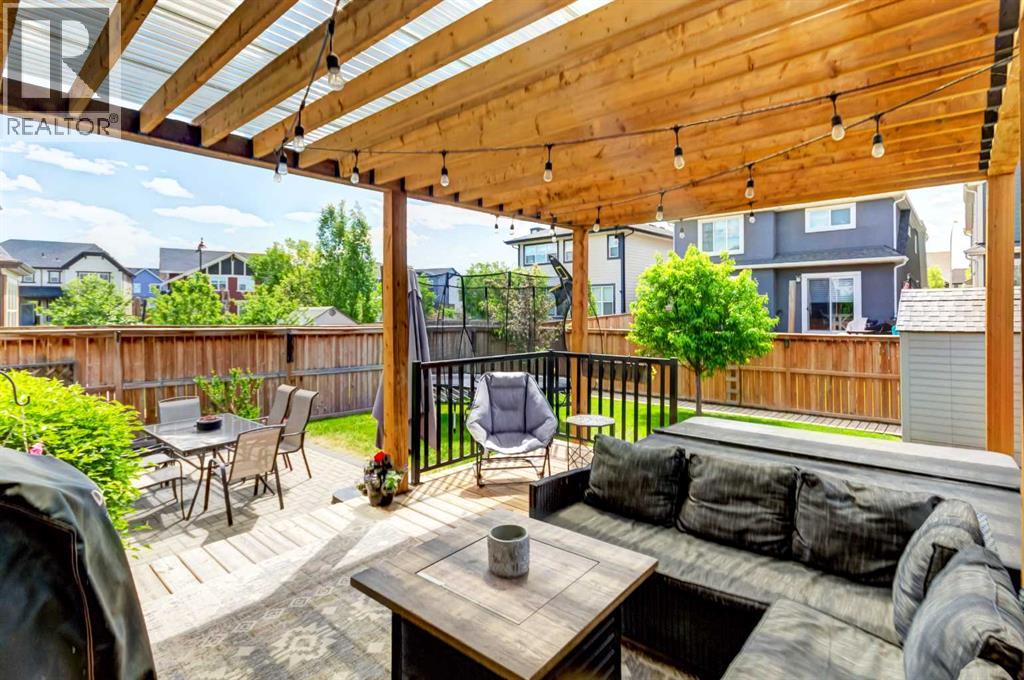 Deck area with pergola