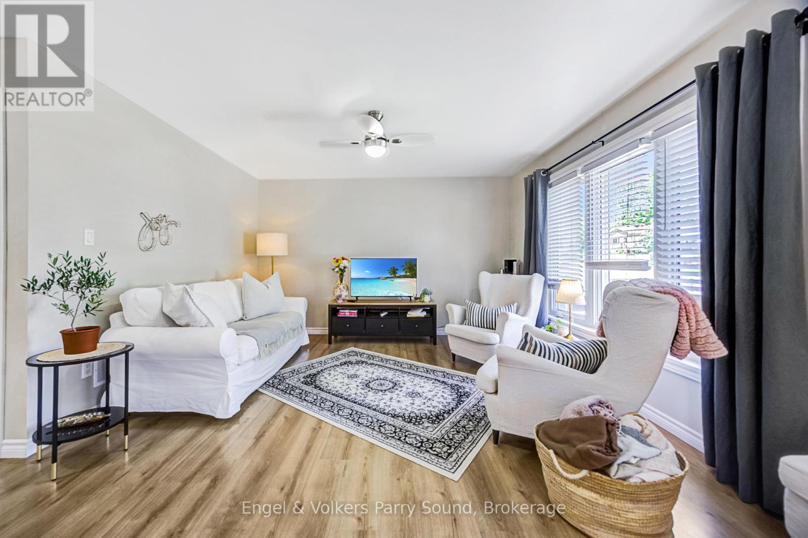 6 LAWRENCE STREET - Image 6