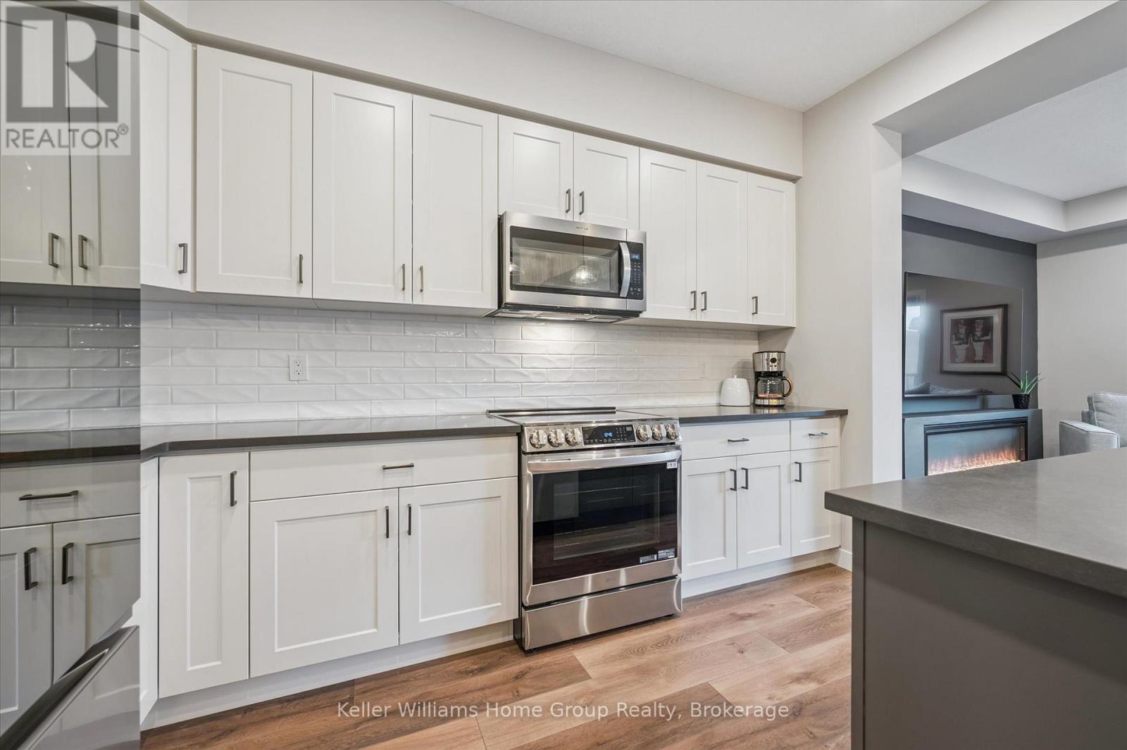 27 HEDLEY LANE - 17