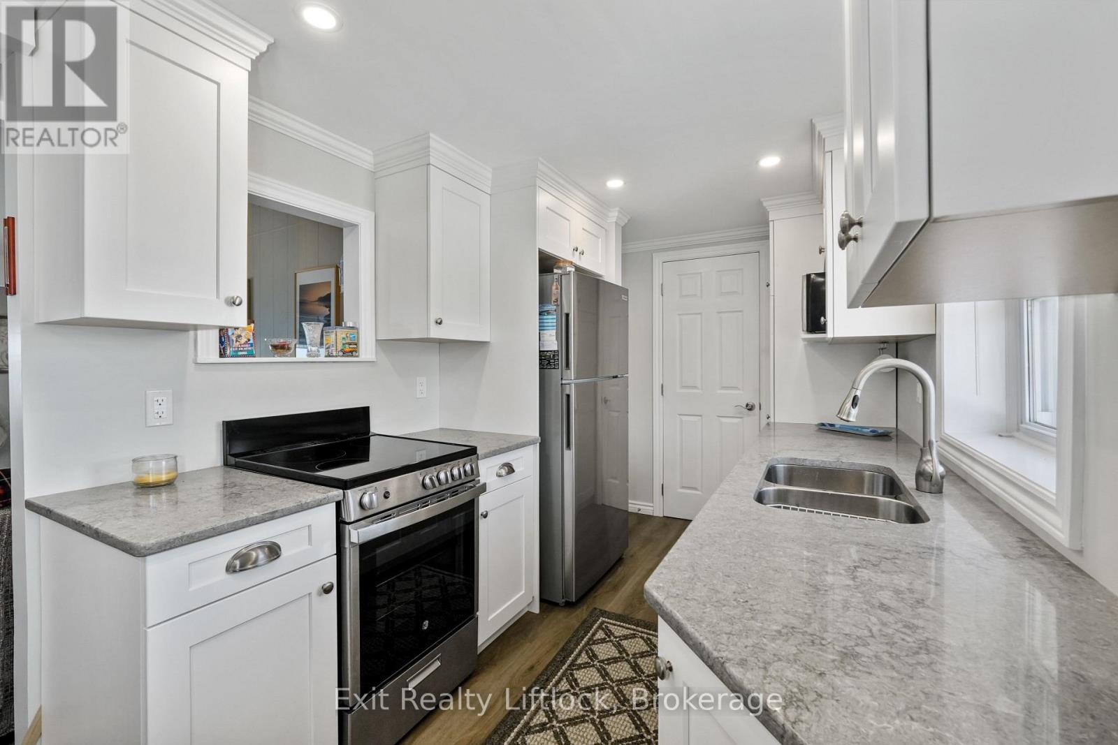 23 MANOR ROAD - 14