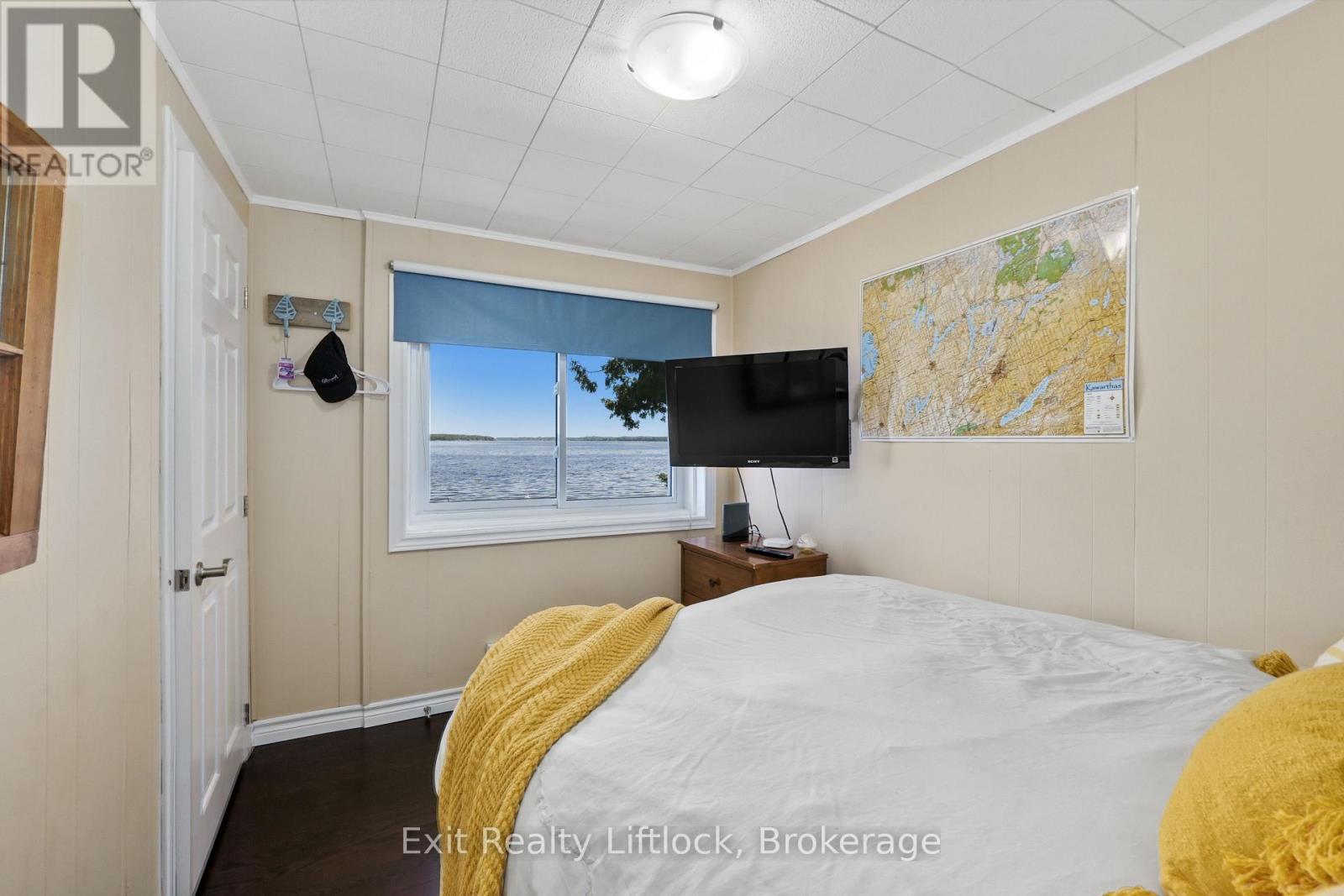 23 MANOR ROAD - 24