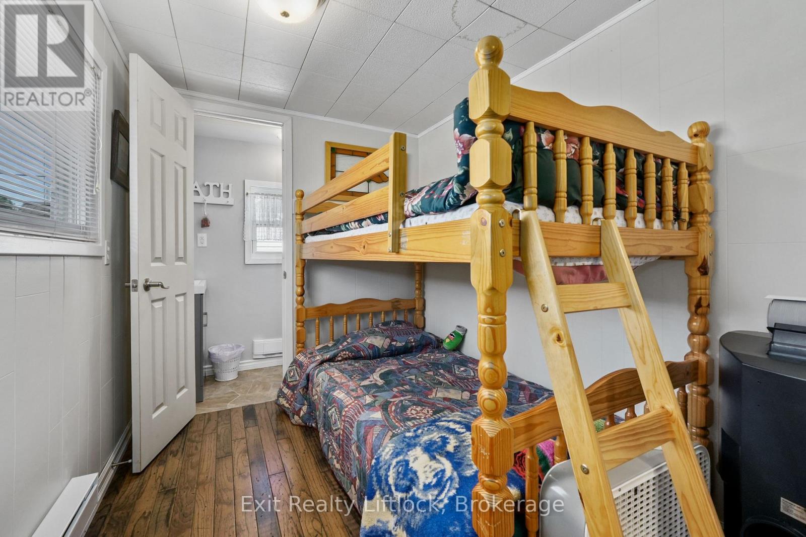 23 MANOR ROAD - 29