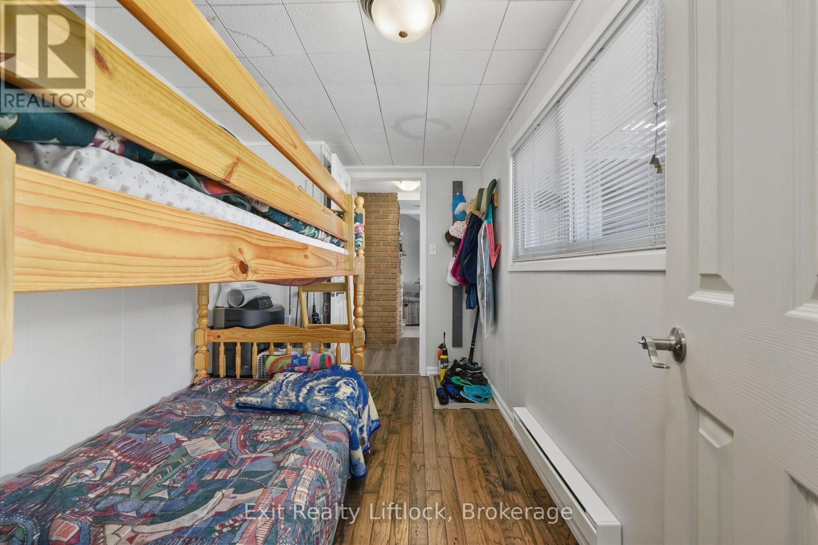 23 MANOR ROAD - 31