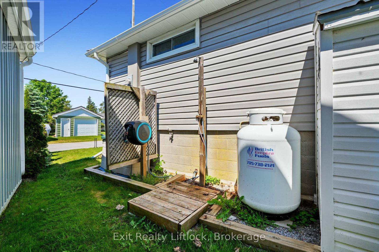 23 MANOR ROAD - 36