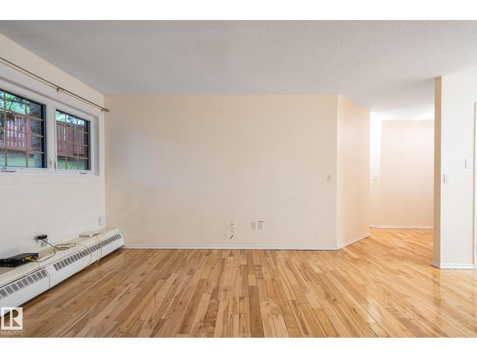 #414 3 PERRON ST — photo 37