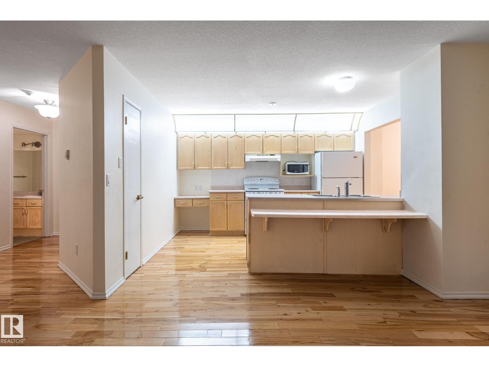 #414 3 PERRON ST — photo 38