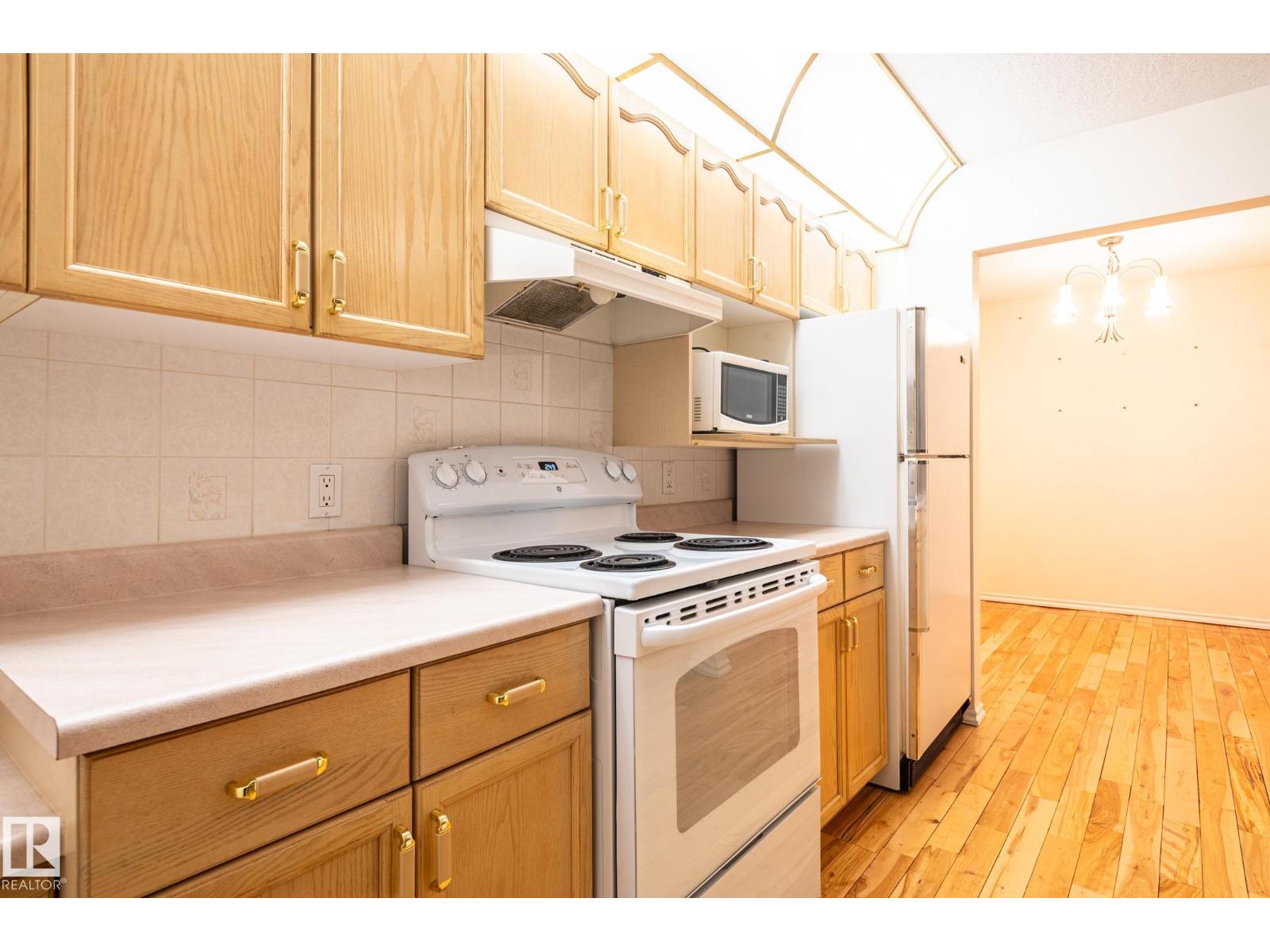 #414 3 PERRON ST — photo 40