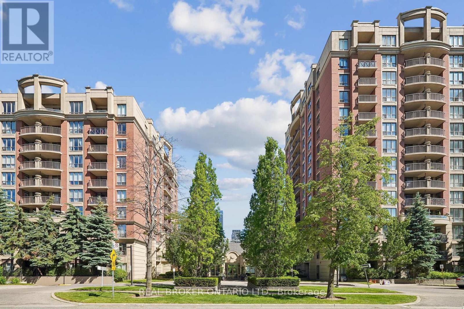 Listing photo of 704 - 51 HARRISON GARDEN BOULEVARD